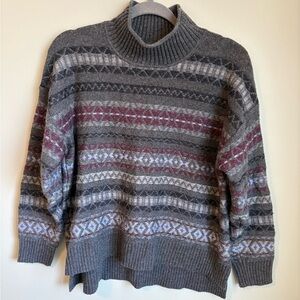 OST Gray Patterned Mock Neck Women's Sweater - Gray with Maroon Accents Size L